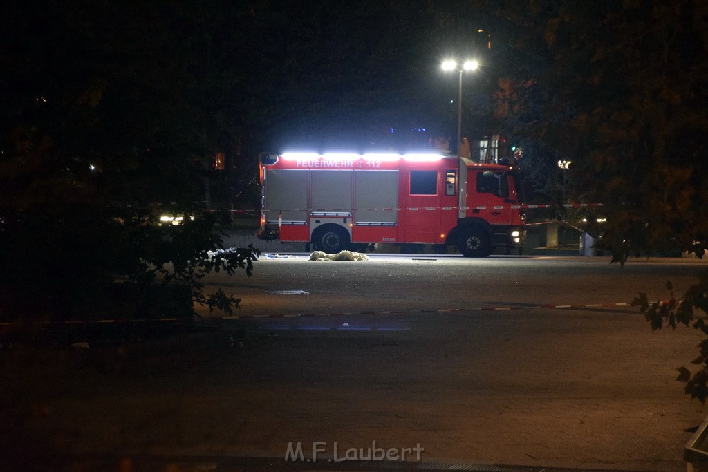 Einsatz BF Messerstecherei Koeln Neustadt Nord Eberplatz Platzmitte P016.JPG - Miklos Laubert